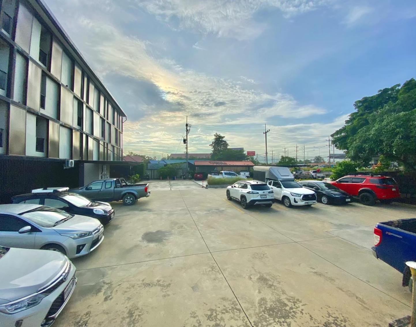 Jb Place Nakhon Pathom Εξωτερικό φωτογραφία